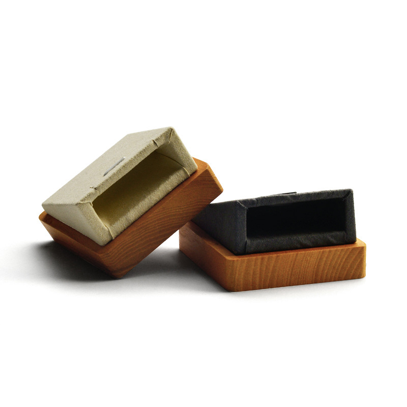 High-end display jewelry pieces