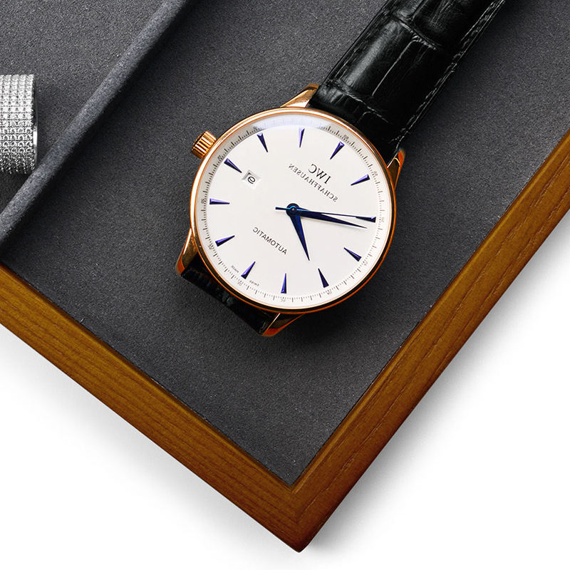 High-end display jewelry pieces