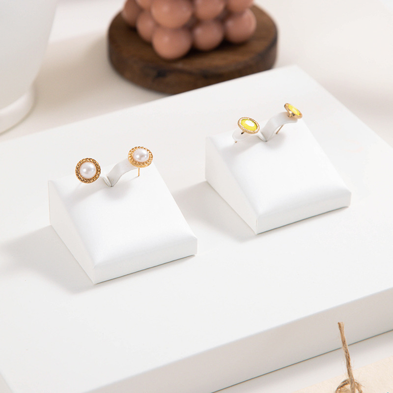 High-end display jewelry pieces
