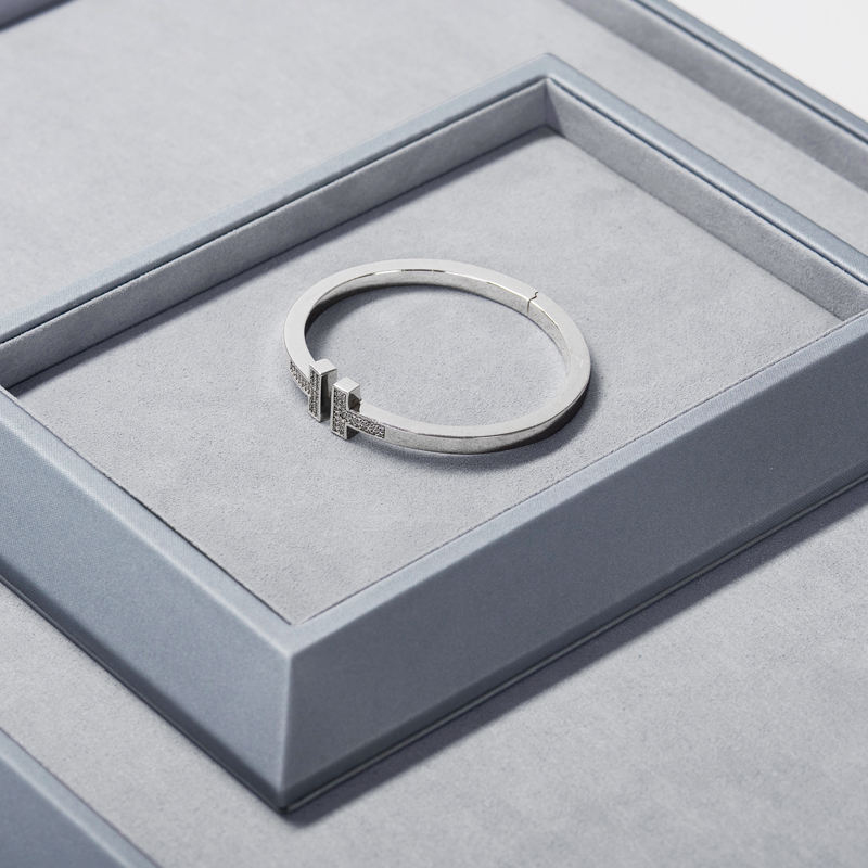 High-end display jewelry pieces