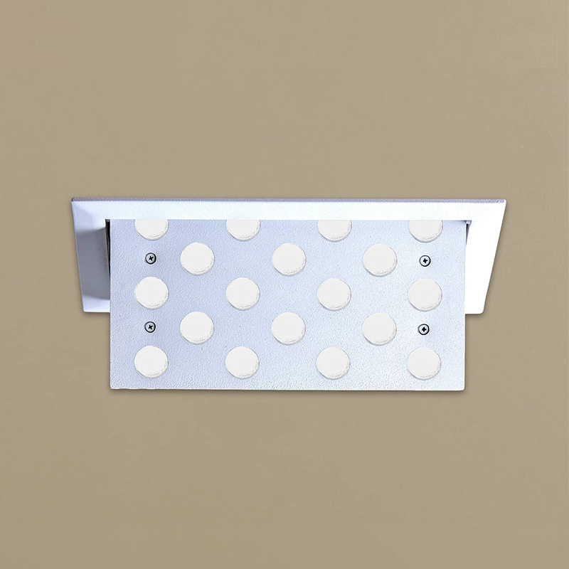 LED light / Color temperature 2700k-9000k
