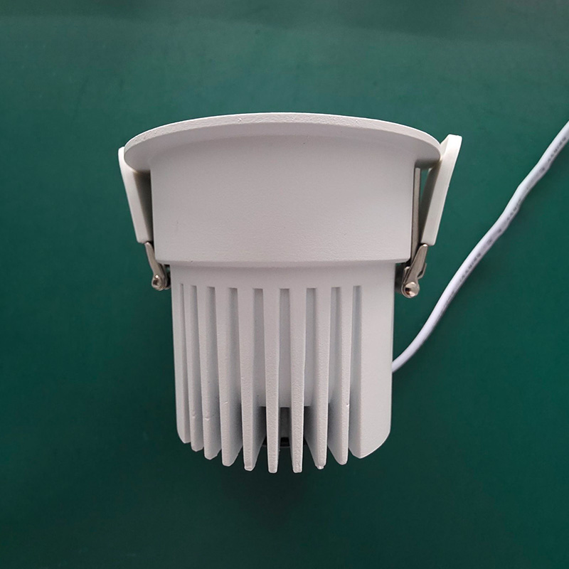 LED light / Color temperature 2700k-9000k